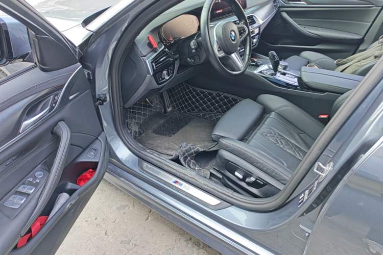 Used BMW 5 Series 2022 Restyled 525i M Sport Package Driver Seat