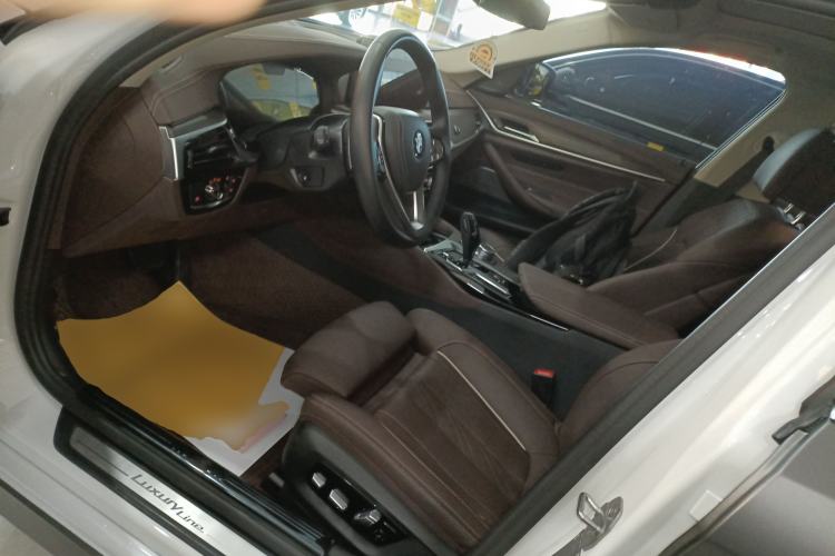 Used BMW 5 Series 2022 530Li Luxury Edition Premium Package Driver Seat