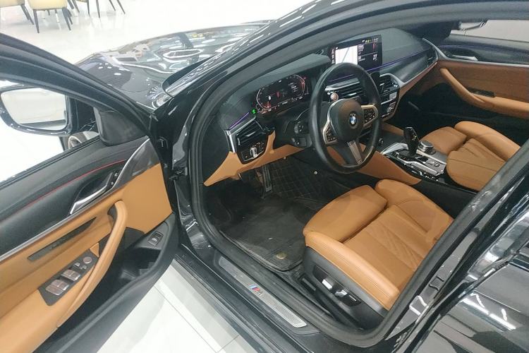 Used BMW 5 Series 2022 Second Facelift 525i M Sport Package Driver Seat