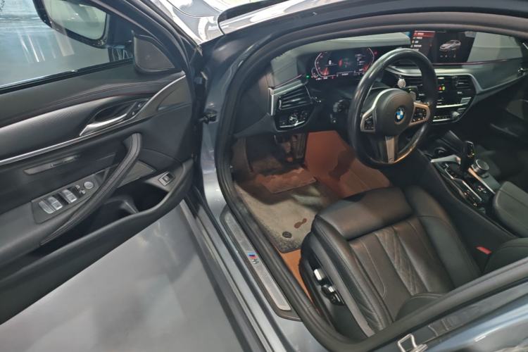 Used BMW 5 Series 2022 530i M Sport Package Driver Seat