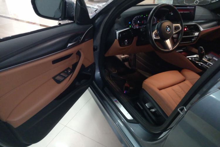 Used BMW 5 Series 2022 525i M Sport Package Driver Seat