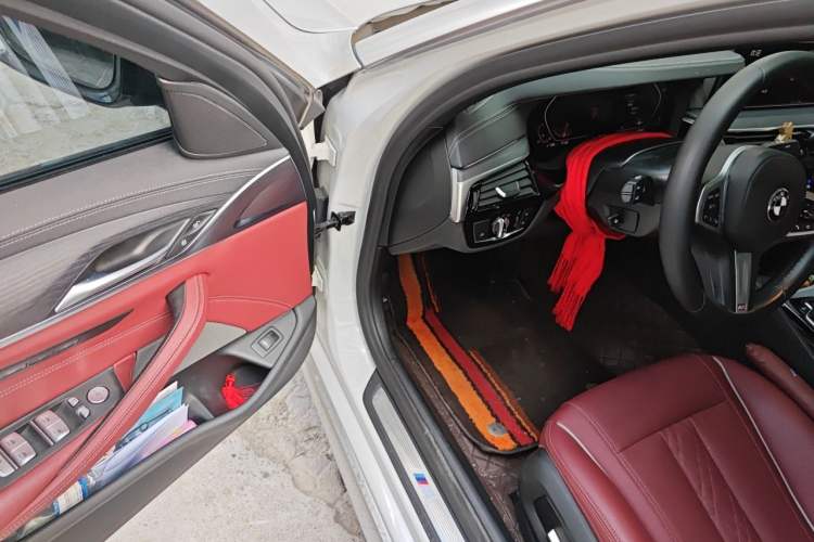 Used BMW 5 Series 2022 530Li Leading Model M Sport Package Driver Seat