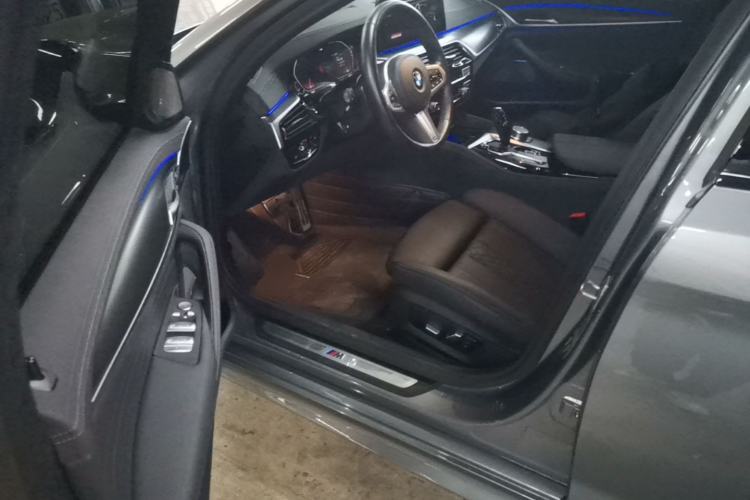 Used BMW 5 Series 2022 Updated 530i M Sport Package Driver Seat
