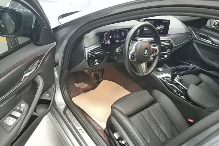 Used BMW 5 Series 2022 Second Facelift 525i M Sport Package Driver Seat