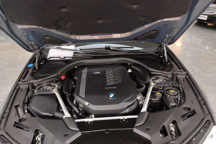 Used BMW 5 Series 2022 Restyled 540i Luxury Edition M Sport Package Engine Bay