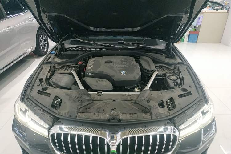 Used BMW 5 Series 2022 Second Facelift 525i M Sport Package Engine Bay