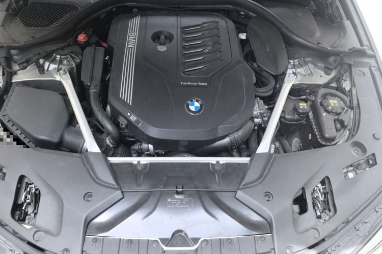 Used BMW 5 Series 2022 540i Sport Line M Sport Package Engine Bay