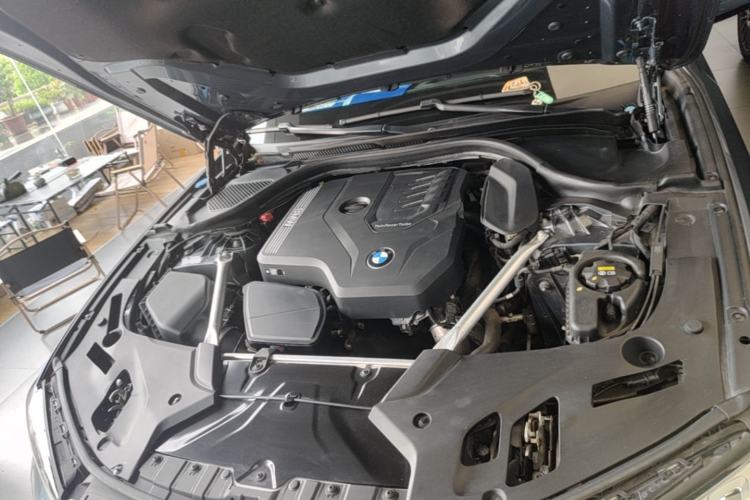 Used BMW 5 Series 2022 Restyled 525i M Sport Package Engine Bay