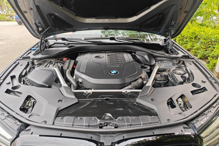 Used BMW 5 Series 2022 Second Facelift 540i Sport Line M Sport Package Engine Bay
