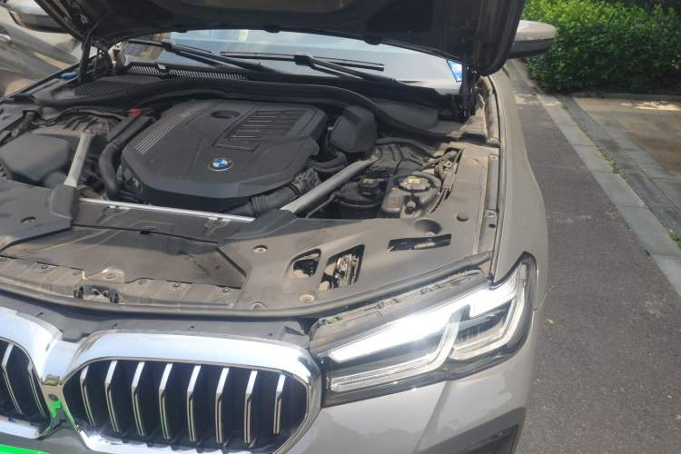 Used BMW 5 Series 2022 540i Sport Line M Sport Package Engine Bay Left