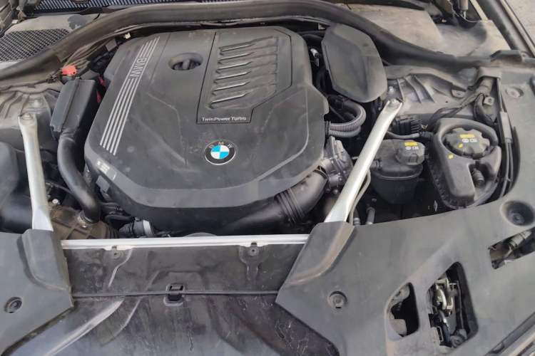 Used BMW 5 Series 2022 Restyled 540i Luxury Edition M Sport Package Engine Bay Left