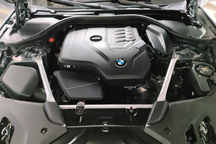 Used BMW 5 Series 2022 Restyled 525i M Sport Package Engine Bay