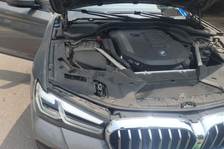 Used BMW 5 Series 2022 540i Sport Line M Sport Package Engine Bay Right