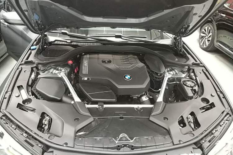 Used BMW 5 Series 2022 Second Facelift 525i M Sport Package Engine Bay