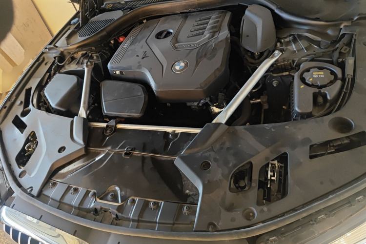 Used BMW 5 Series 2022 Restyled 525i M Sport Package Engine Bay