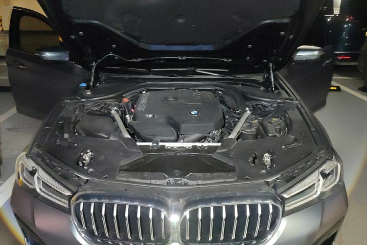 Used BMW 5 Series 2022 Second Facelift 530Li Luxury Version M Sport Package Engine Bay