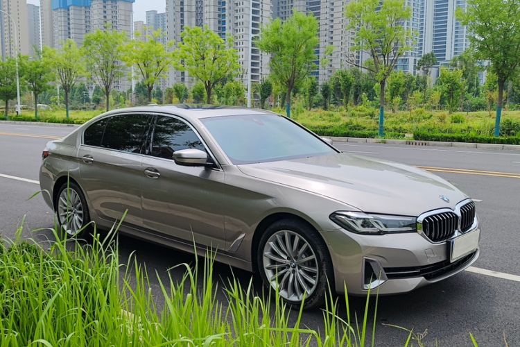 Used BMW 5 Series 2022 Updated 530Li Luxury Edition Premium Package Exterior 2