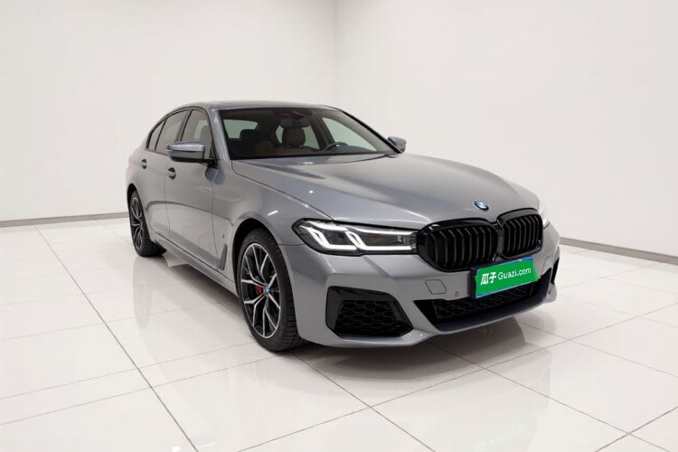 Used BMW 5 Series 2022 Second Facelift 540i Sport Line M Sport Package Exterior 2