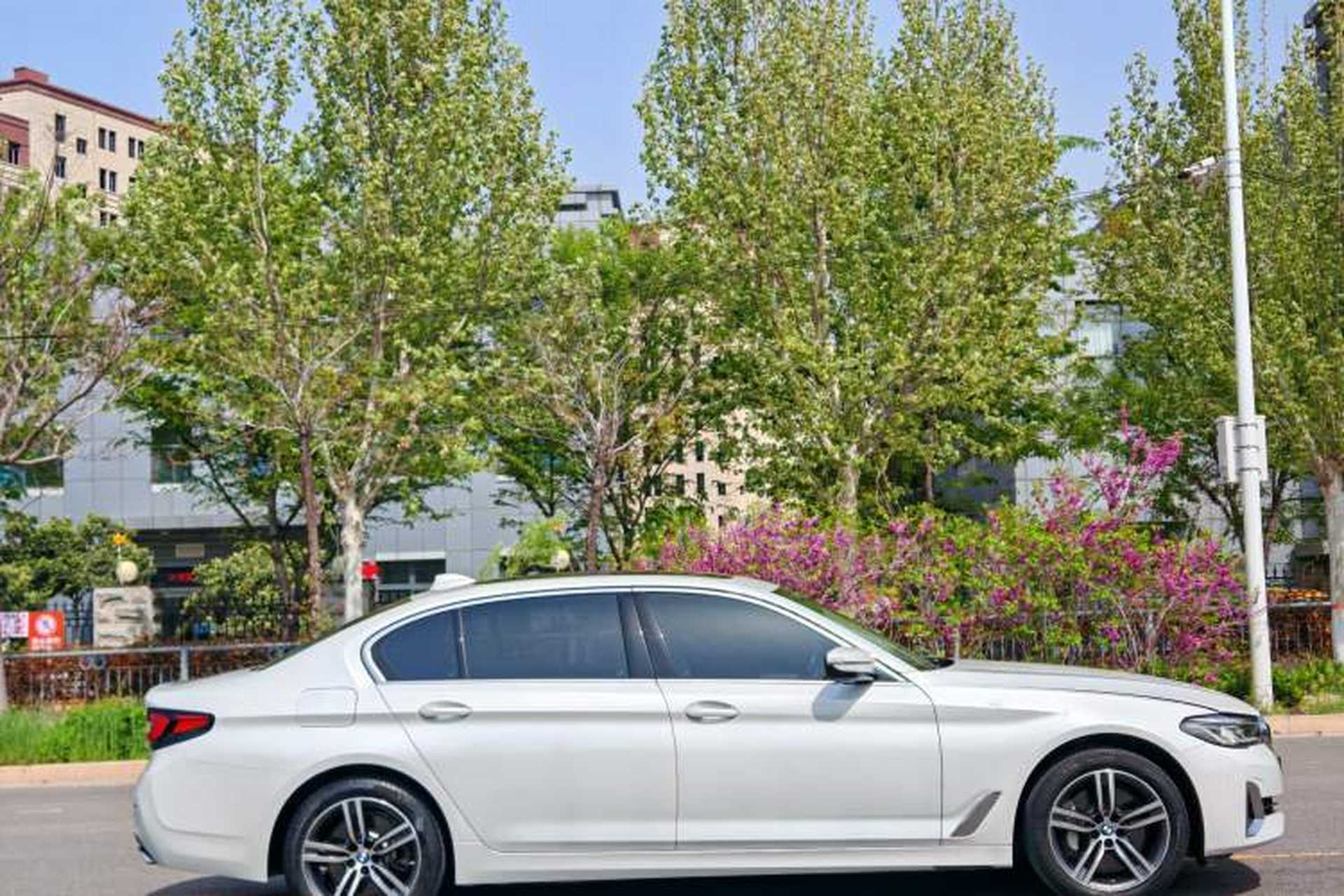 Used BMW 5 Series 2022 Updated 530Li Leading Edition Luxury Package Exterior 3