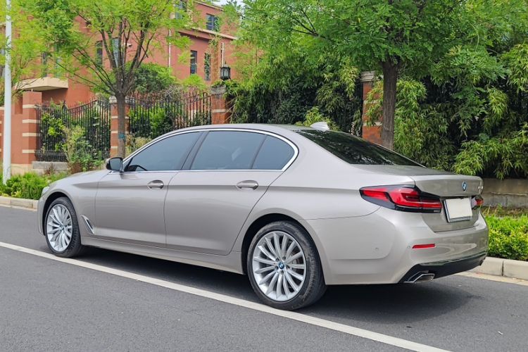 Used BMW 5 Series 2022 Updated 530Li Luxury Edition Premium Package Exterior 4