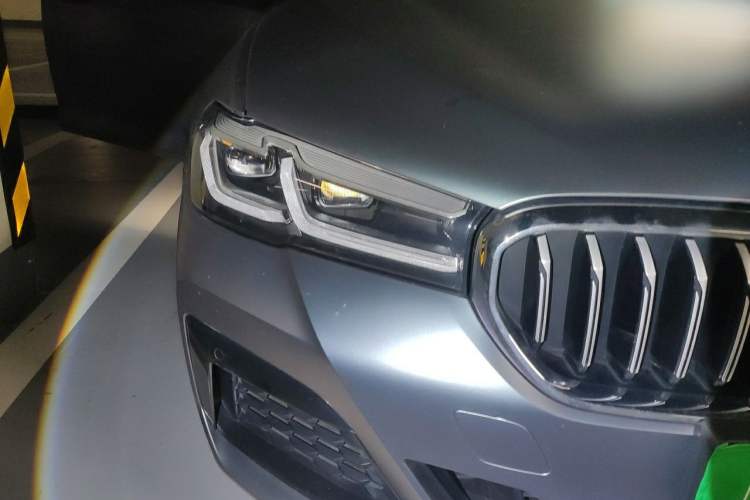 Used BMW 5 Series 2022 Second Facelift 530Li Luxury Version M Sport Package Exterior 6