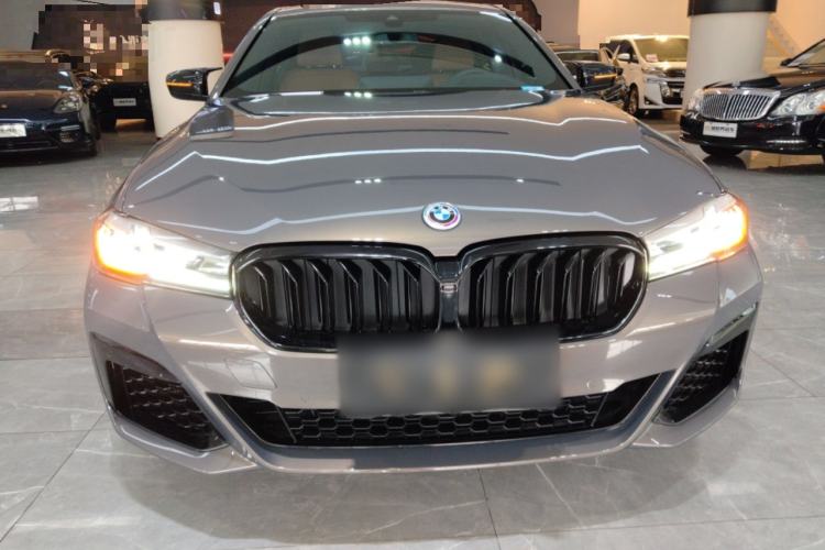 Used BMW 5 Series 2022 Restyled 540i Luxury Edition M Sport Package Front