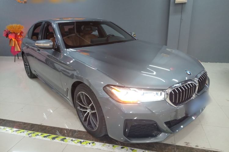 Used BMW 5 Series 2022 525i M Sport Package Front Right 45 Deg