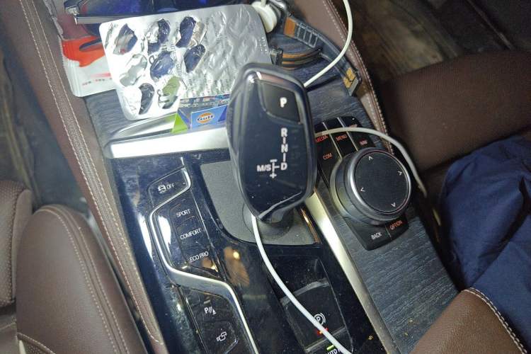 Used BMW 5 Series 2022 Second Facelift 530Li Luxury Version M Sport Package Gear Lever