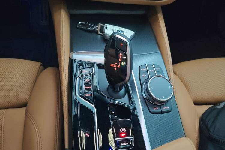 Used BMW 5 Series 2022 Second Facelift 525i M Sport Package Gear Lever