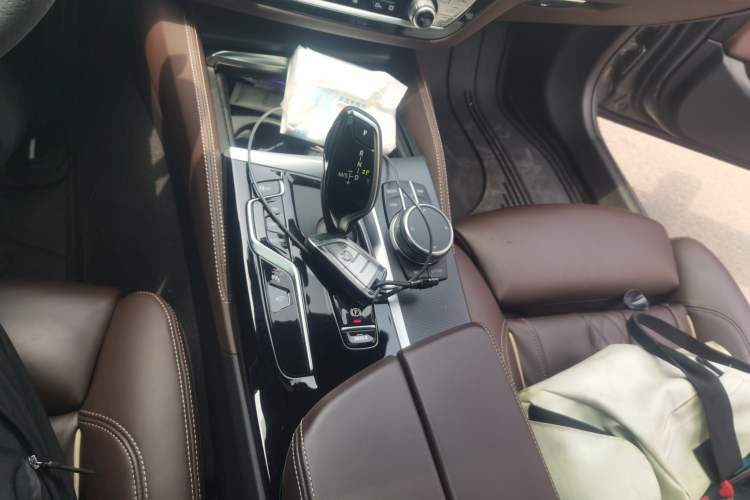 Used BMW 5 Series 2022 540i Sport Line M Sport Package Gear Lever