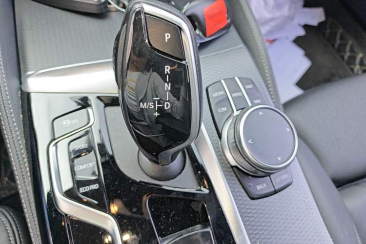 Used BMW 5 Series 2022 Restyled 525i M Sport Package Gear Lever