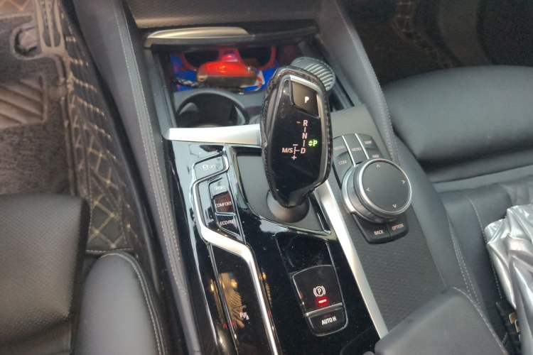 Used BMW 5 Series 2022 Updated 530i M Sport Package Gear Lever