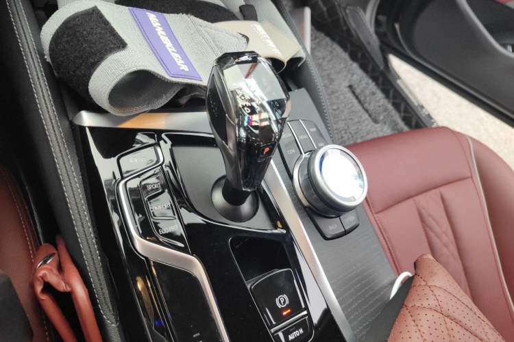 Used BMW 5 Series 2022 530Li Leading Model M Sport Package Gear Lever