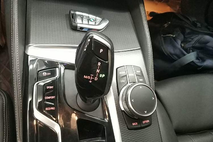 Used BMW 5 Series 2022 Second Facelift 525i M Sport Package Gear Lever