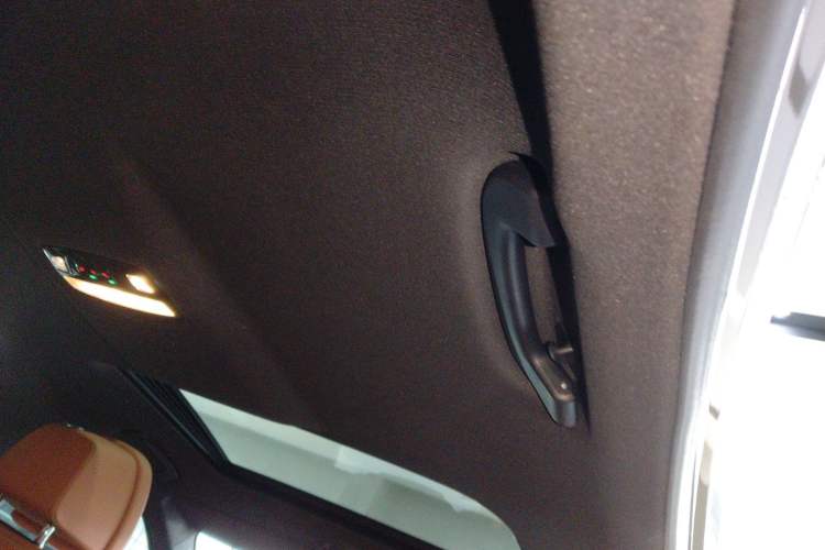 Used BMW 5 Series 2022 Restyled 540i Luxury Edition M Sport Package Headliner