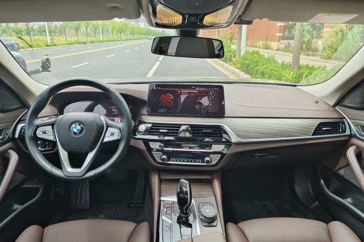 Used BMW 5 Series 2022 Updated 530Li Luxury Edition Premium Package Interior 1