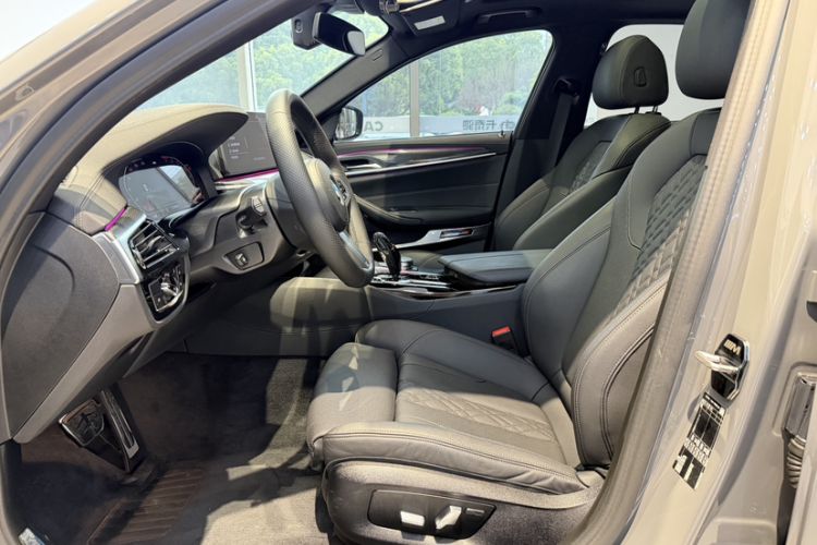 Used BMW 5 Series 2022 Restyled 525i M Sport Package Interior 10