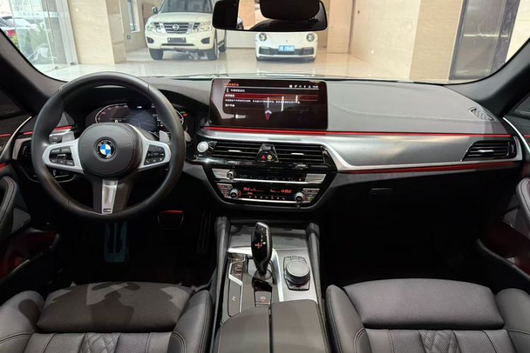 Used BMW 5 Series 2022 Second Facelift 530i M Sport Package Interior 2