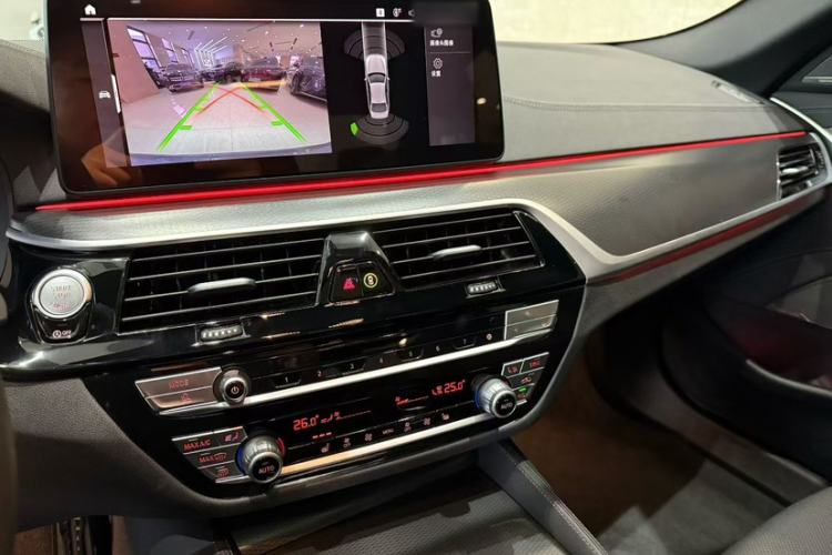 Used BMW 5 Series 2022 Second Facelift 530i M Sport Package Interior 3