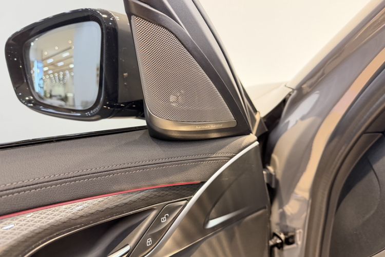 Used BMW 5 Series 2022 Restyled 525i M Sport Package Interior 3