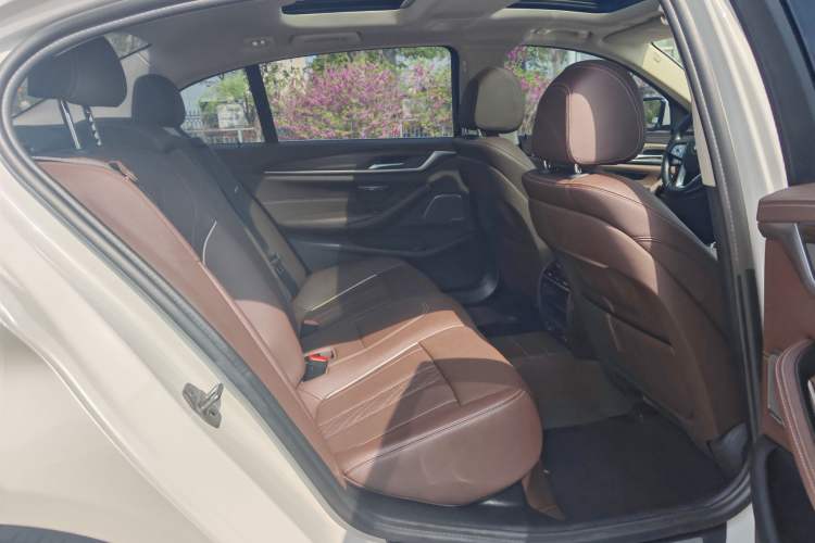 Used BMW 5 Series 2022 Updated 530Li Leading Edition Luxury Package Interior 3