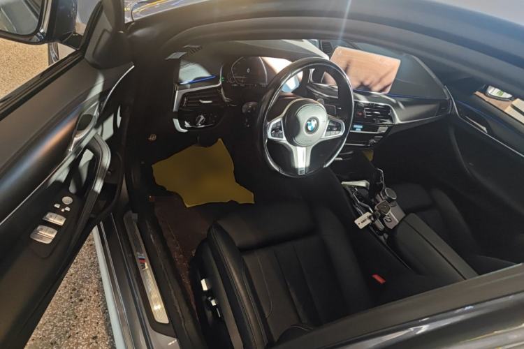 Used BMW 5 Series 2022 Restyled 525i M Sport Package Interior 3