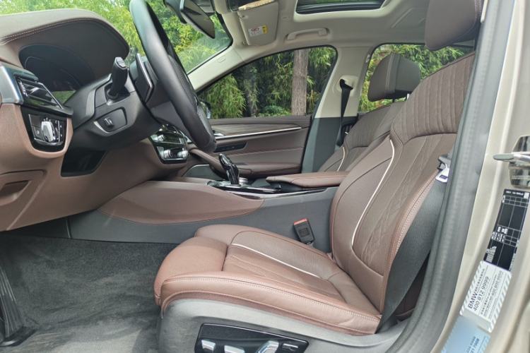 Used BMW 5 Series 2022 Updated 530Li Luxury Edition Premium Package Interior 4