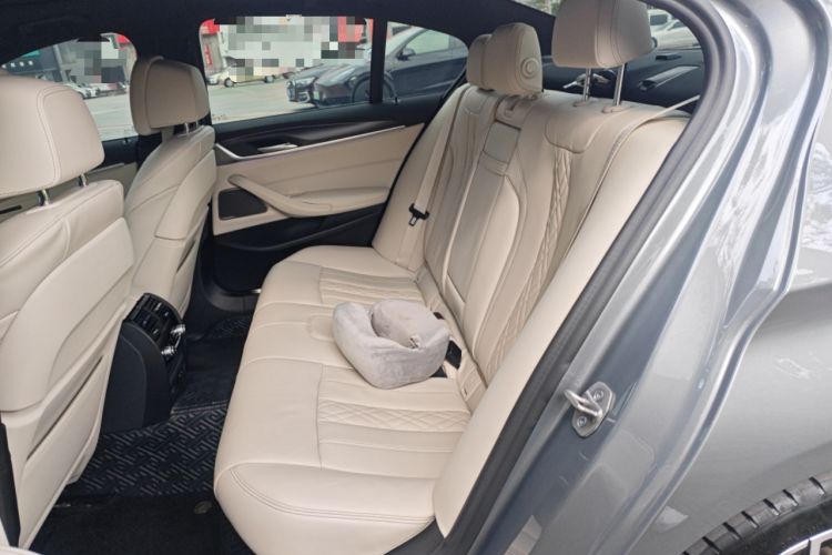Used BMW 5 Series 2022 Second Facelift 540i Sport Line M Sport Package Interior 4