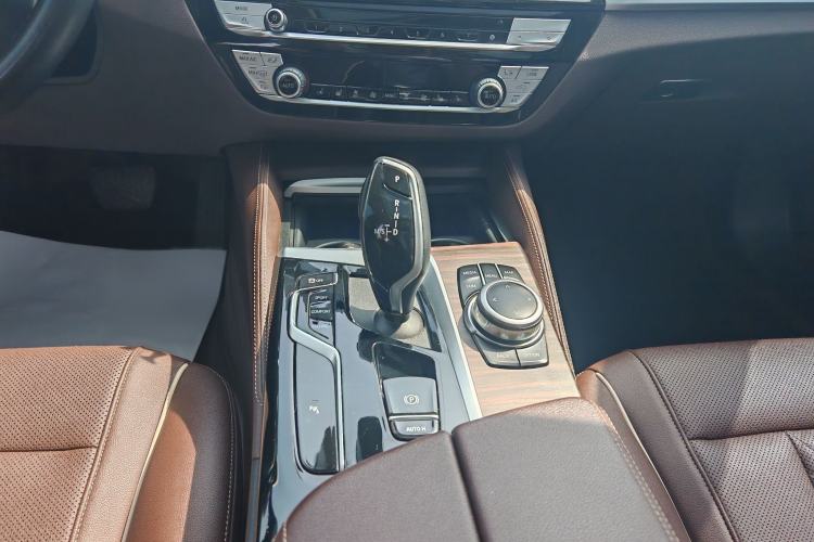 Used BMW 5 Series 2022 Updated 530Li Leading Edition Luxury Package Interior 4