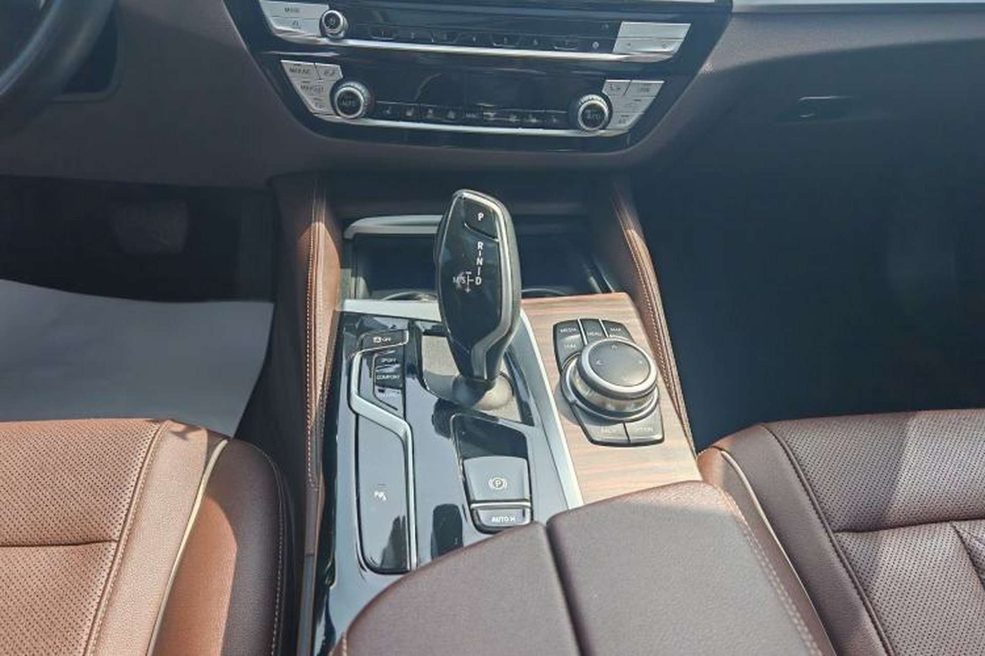 Used BMW 5 Series 2022 Updated 530Li Leading Edition Luxury Package Interior 4