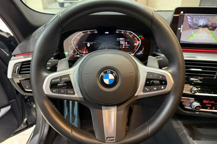 Used BMW 5 Series 2022 Second Facelift 530i M Sport Package Interior 5