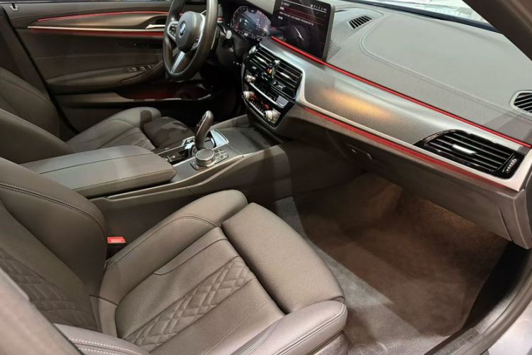 Used BMW 5 Series 2022 Second Facelift 530i M Sport Package Interior 6