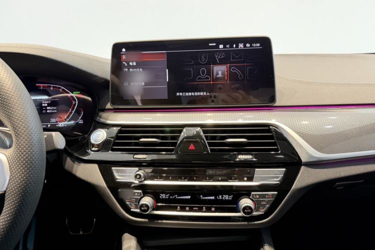 Used BMW 5 Series 2022 Restyled 525i M Sport Package Interior 6