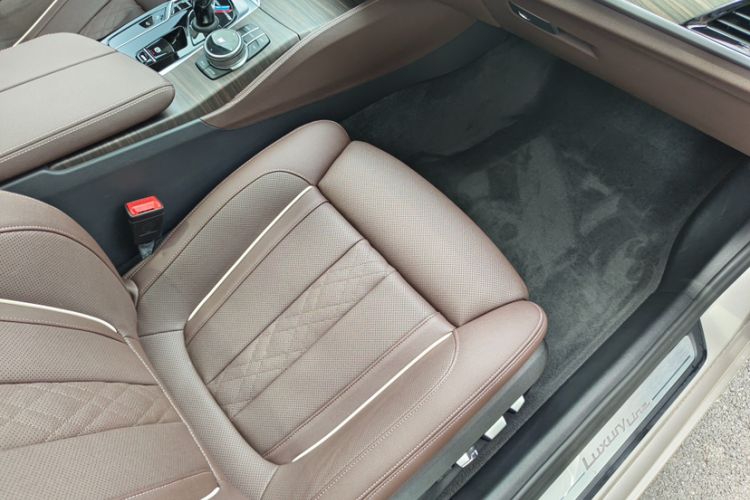 Used BMW 5 Series 2022 Updated 530Li Luxury Edition Premium Package Interior 7